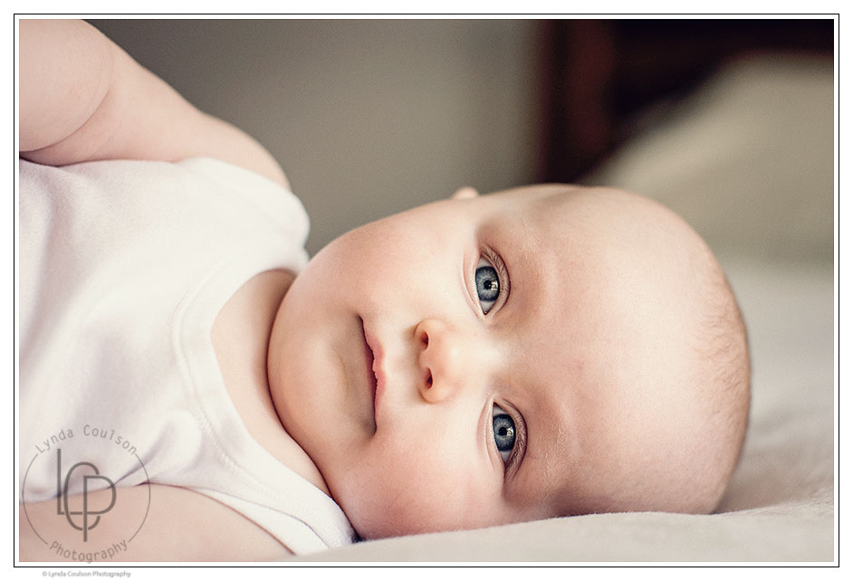 baby-photograph-blue-eyes-baby-girl